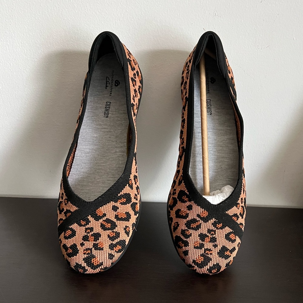 Clarks Cloudsteppers Leopard-Print Knit Ballet Flats - Black & Tan